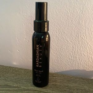 Kardashian Beauty Black Seed Dry Oil